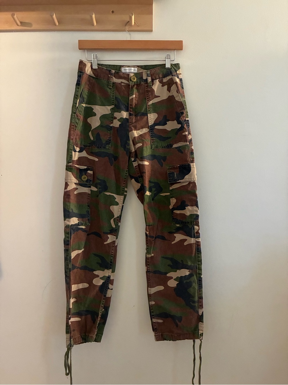 Urban outfitters Camouflage Cargo Pants - Green Camo